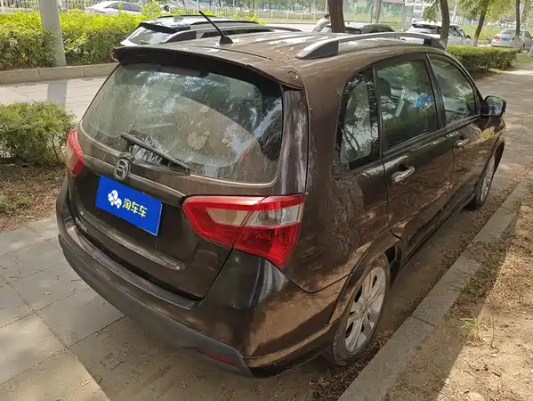 Suzuki Liana 2015
