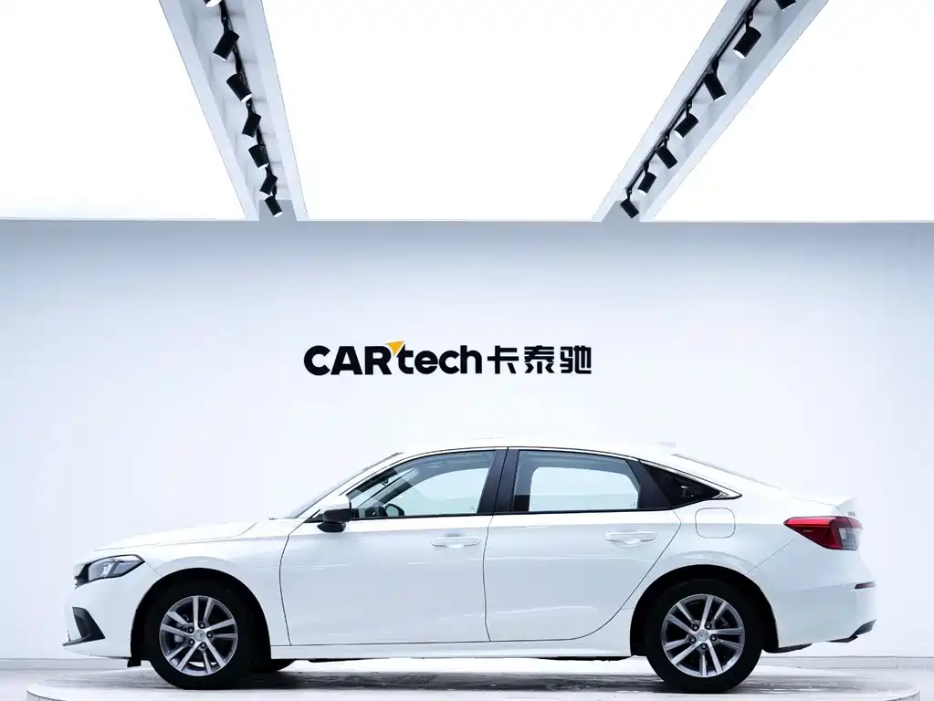 Honda Civic 2023 — фото 13