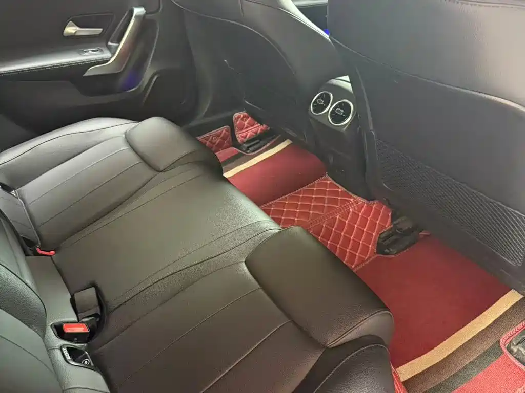 Mercedes-Benz A-Class 2023 — фото 11