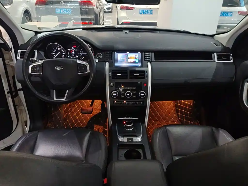 Land Rover Discovery Sport 2017 — фото 10