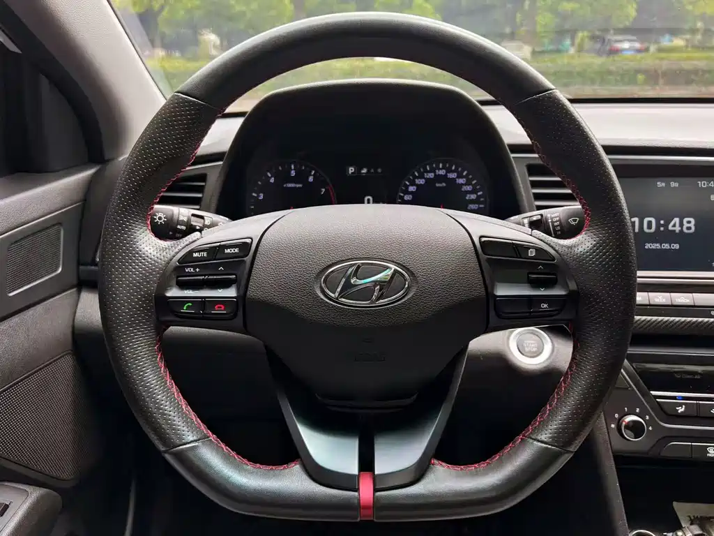 Hyundai Elantra 2019 — фото 14