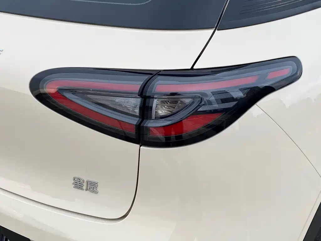 Geely Galaxy Starwish 2026 — фото 12