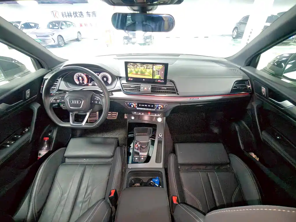 Audi Q5L 2023 — фото 13