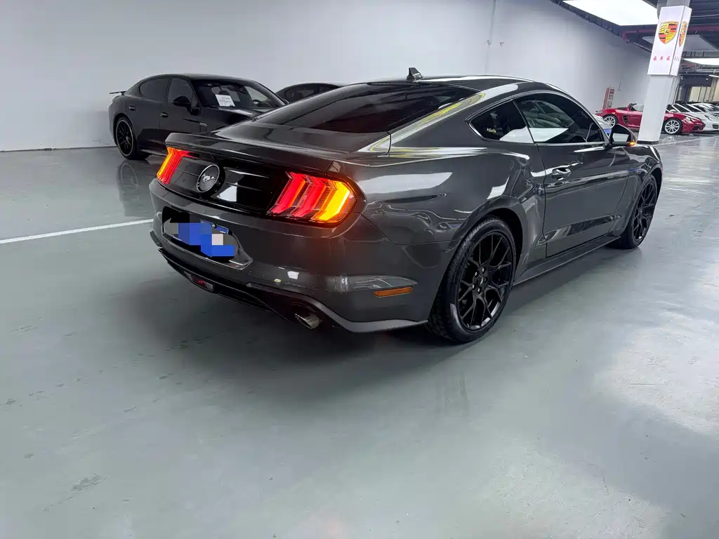 Ford Mustang 2016 — фото 13