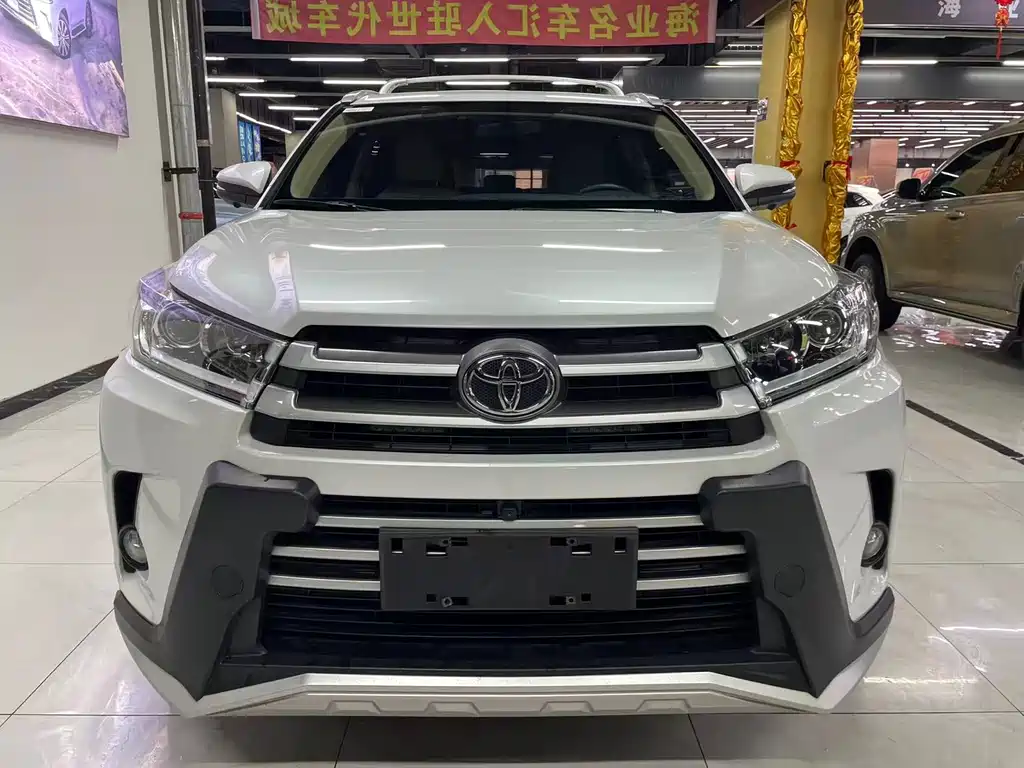 Toyota Highlander 2021 — фото 2