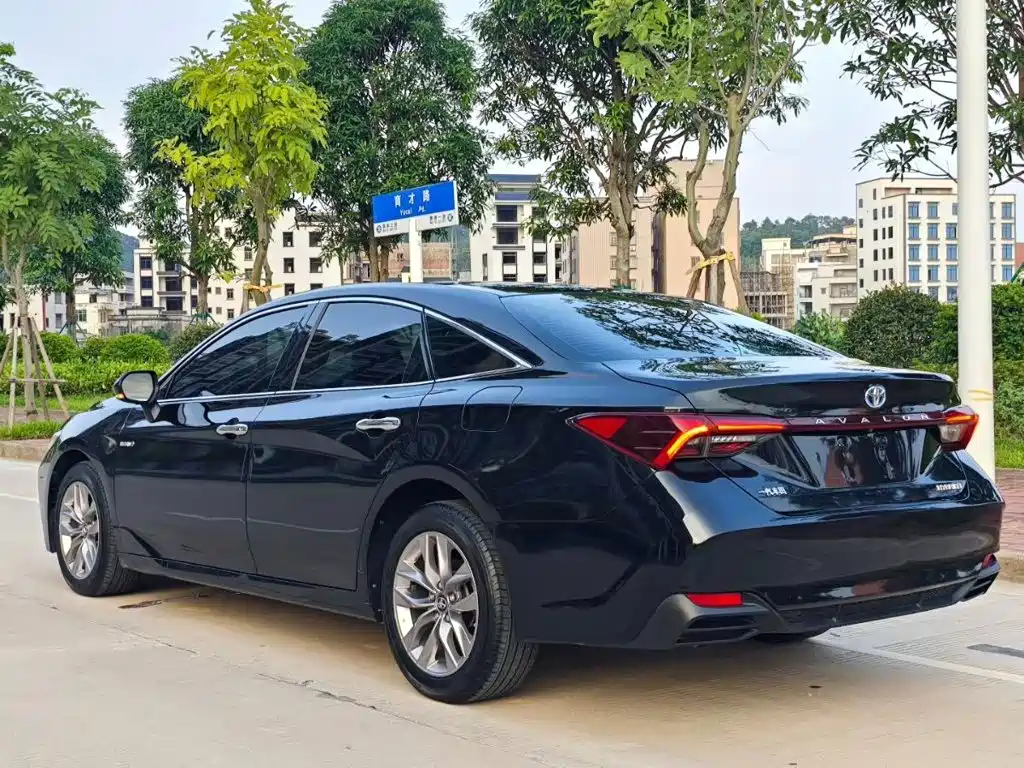 Toyota Avalon 2019 — фото 8