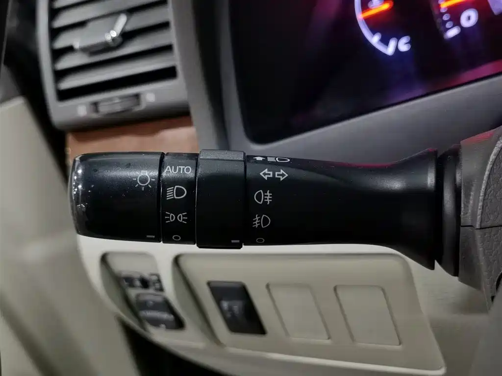 Toyota Camry 2015 — фото 21