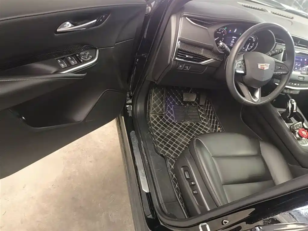 Cadillac XT4 2021 — фото 16