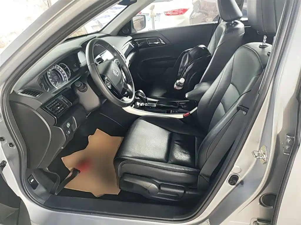 Honda Accord 2017 — фото 15