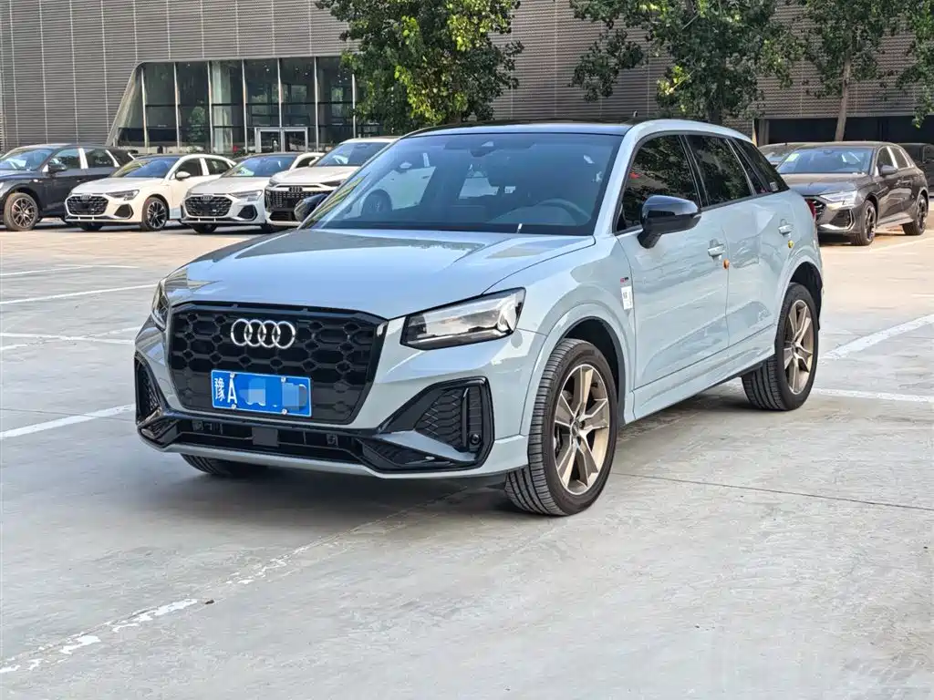 Audi Q2L 2023