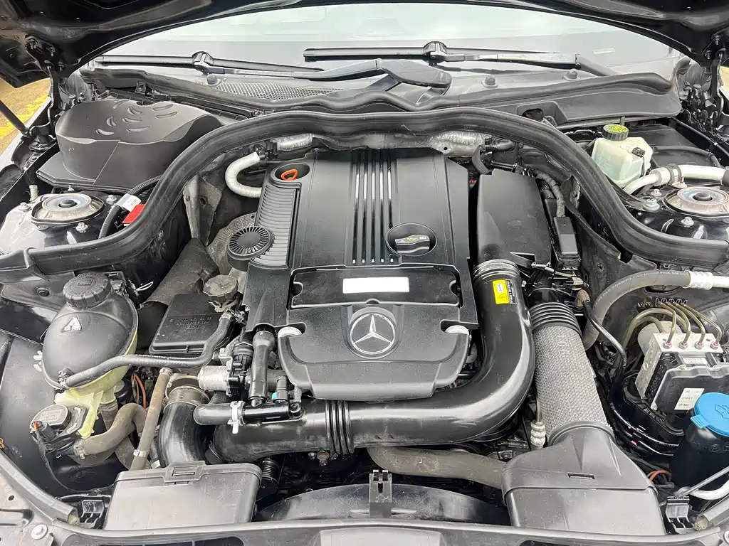 Mercedes-Benz E-Class 2012 — фото 28