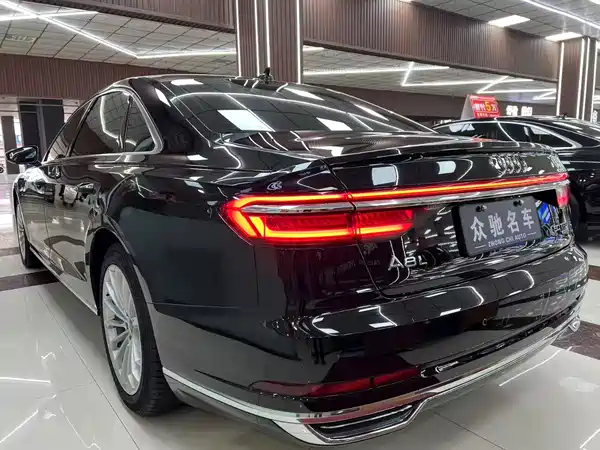Audi A8 2021