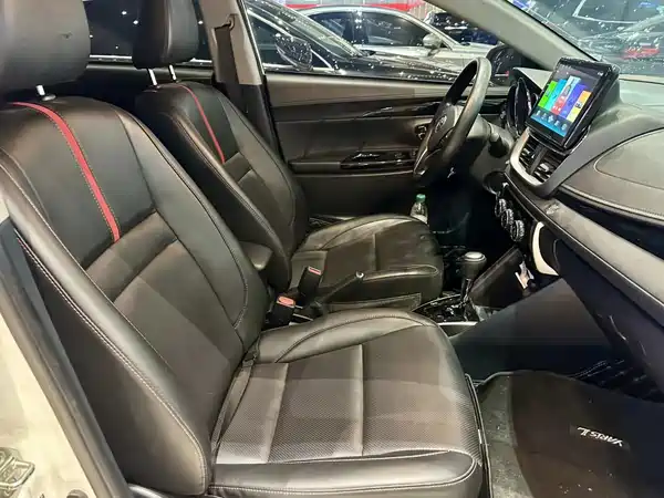 Toyota Yaris L 2022