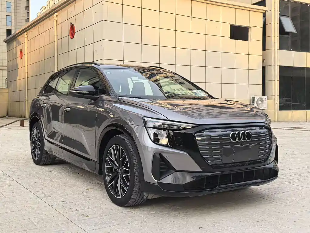 Audi Q5 E-Tron 2022 — фото 3