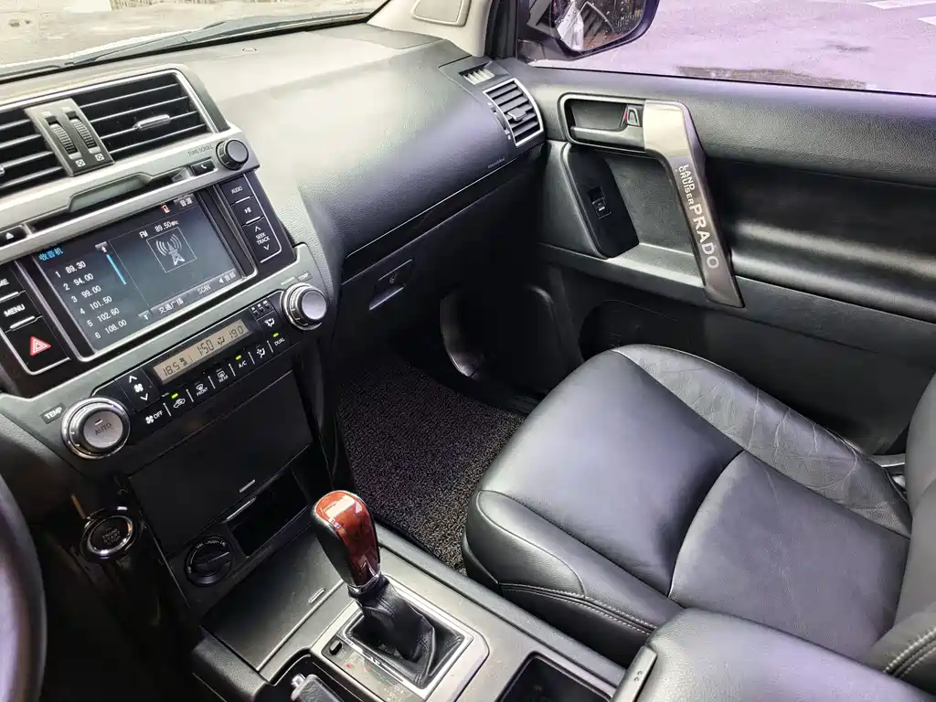 Toyota Prado 2016 — фото 12