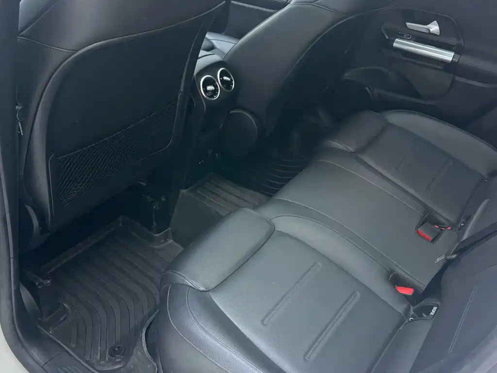 Mercedes-Benz GLA 2021 — фото 21