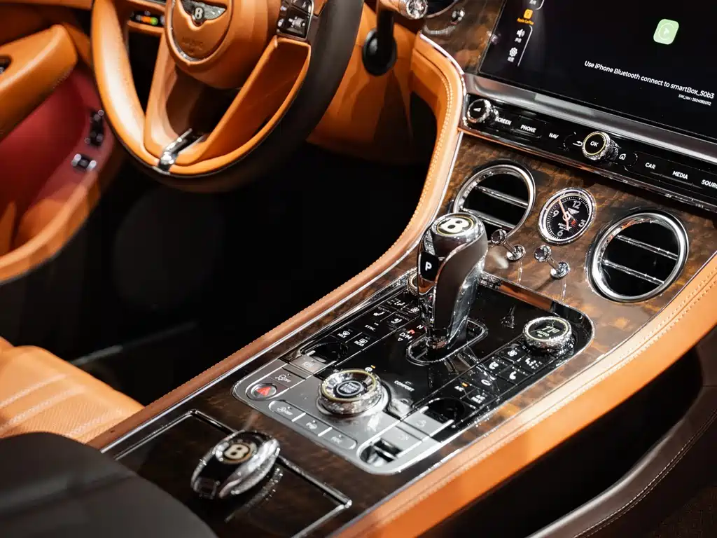Bentley Continental 2020 — фото 33