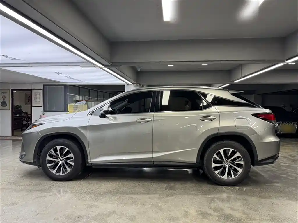 Lexus RX 2021 — фото 12