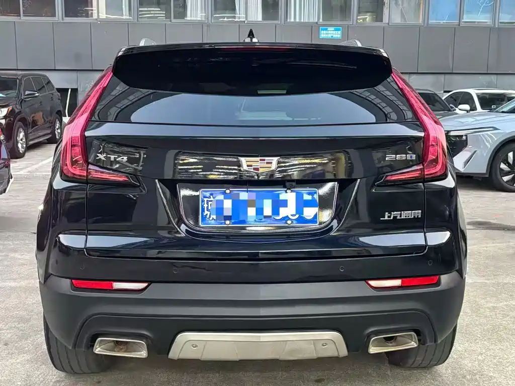 Cadillac XT4 2022 — фото 8
