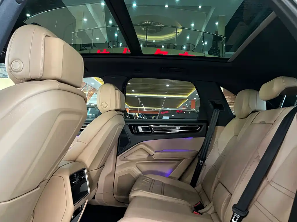 Porsche Cayenne 2018 — фото 15