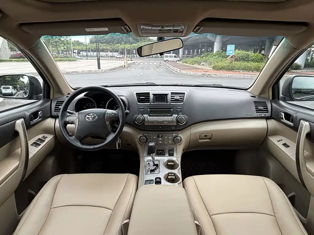 Toyota Highlander 2010 — фото 14