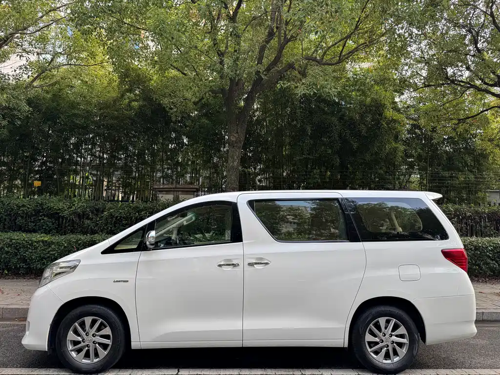 Toyota Alphard 2016 — фото 3