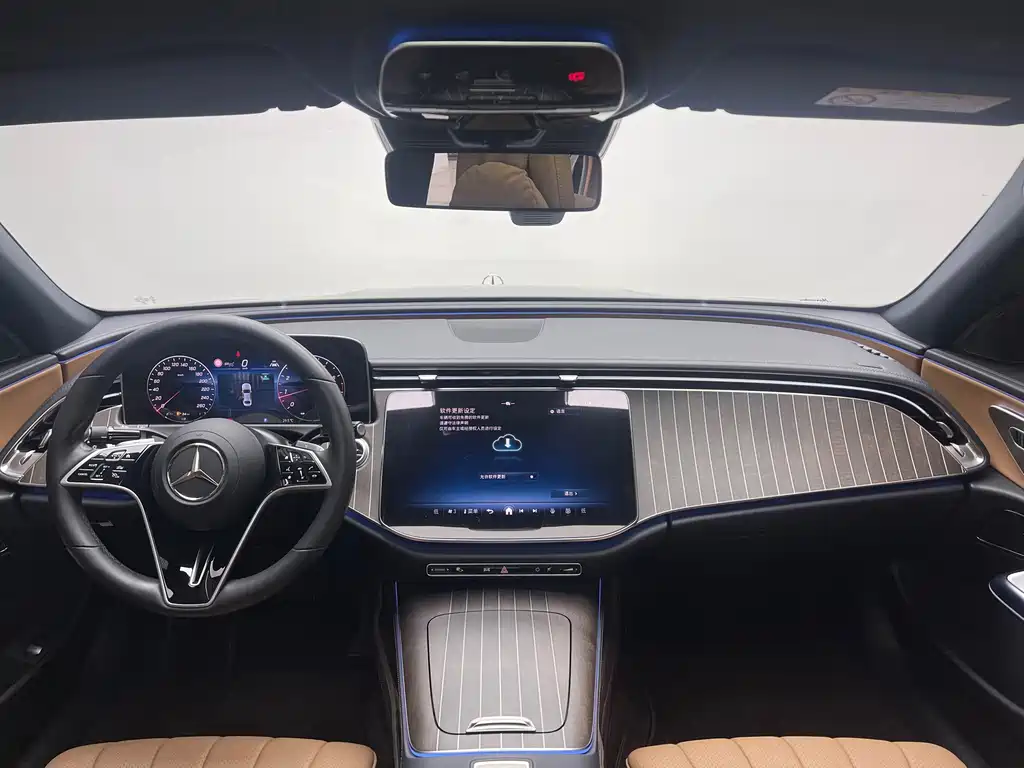 Mercedes-Benz E-Class 2024 — фото 12