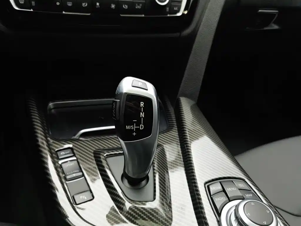 BMW 3 Series 2016 — фото 13