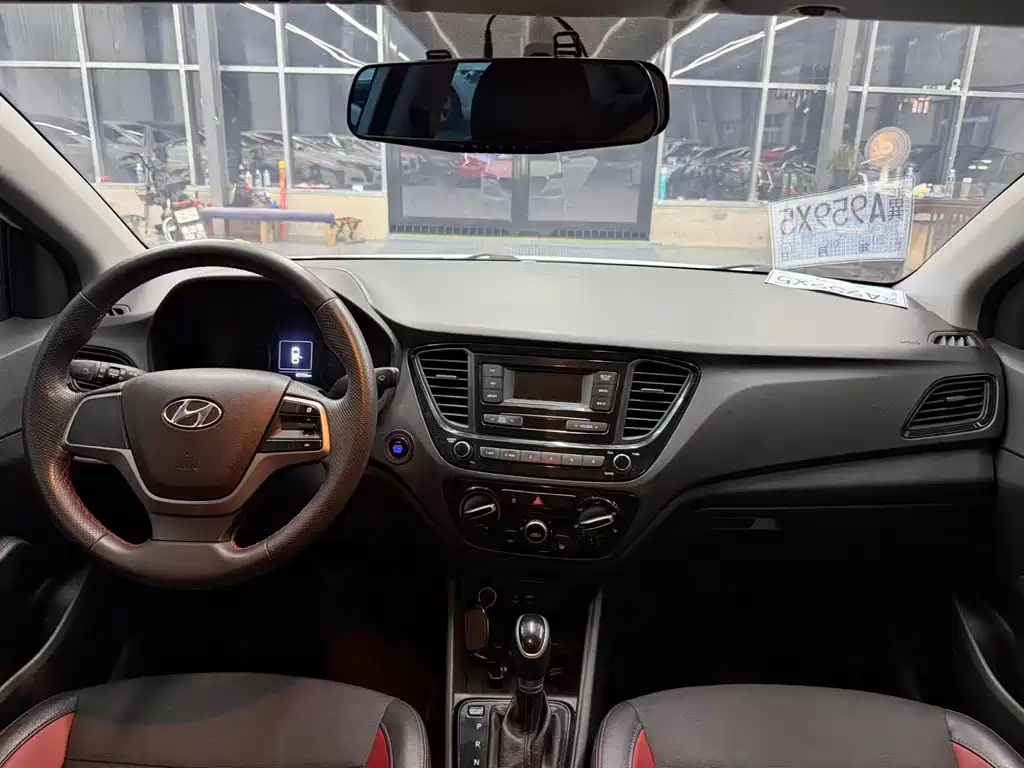 Hyundai Verna 2017 — фото 6