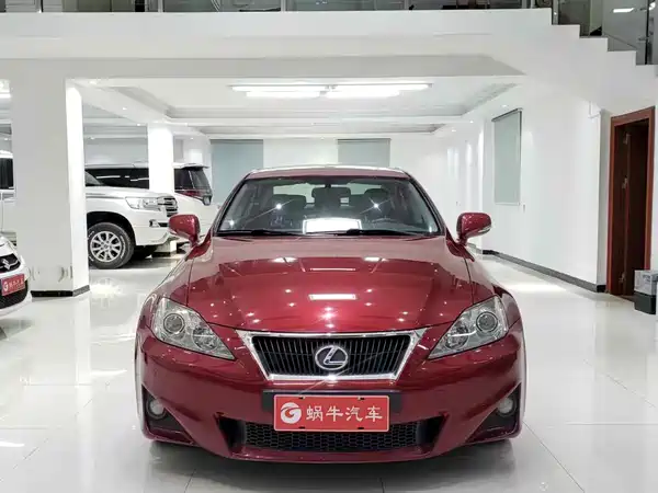 Lexus IS 2011