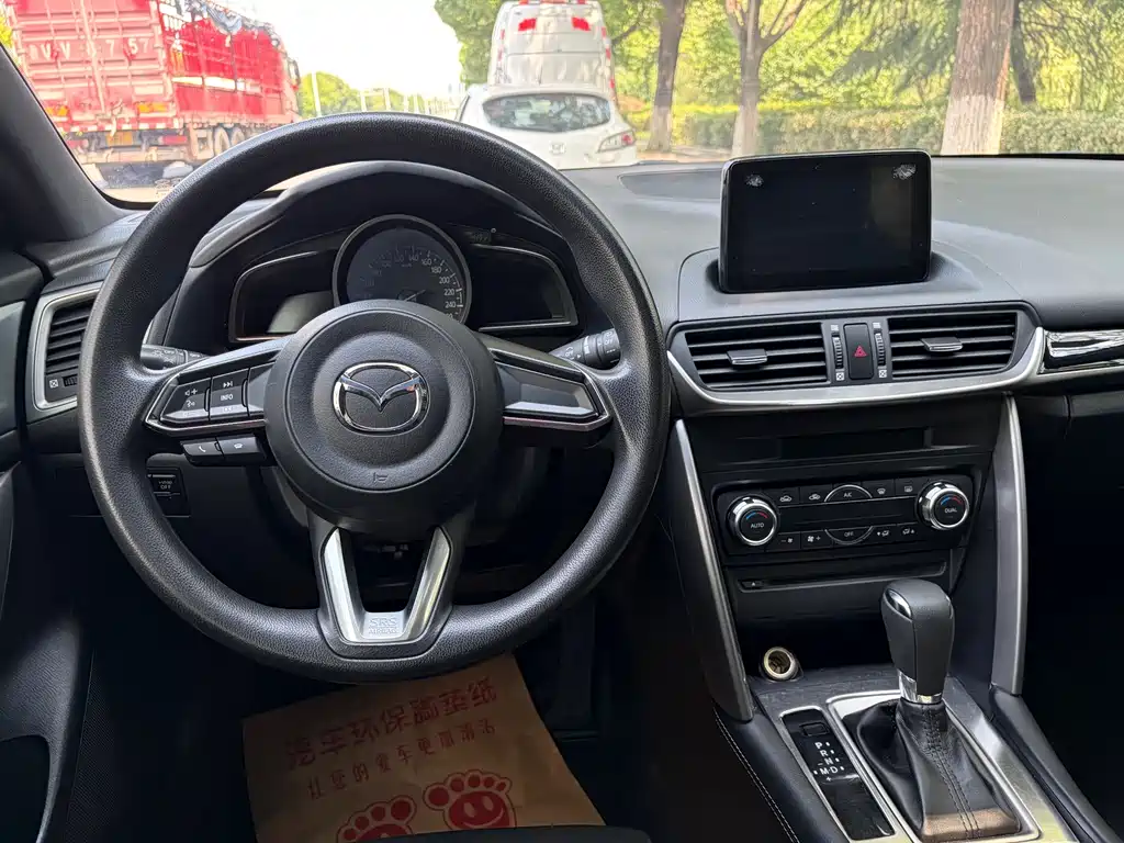 Mazda CX-4 2018 — фото 13