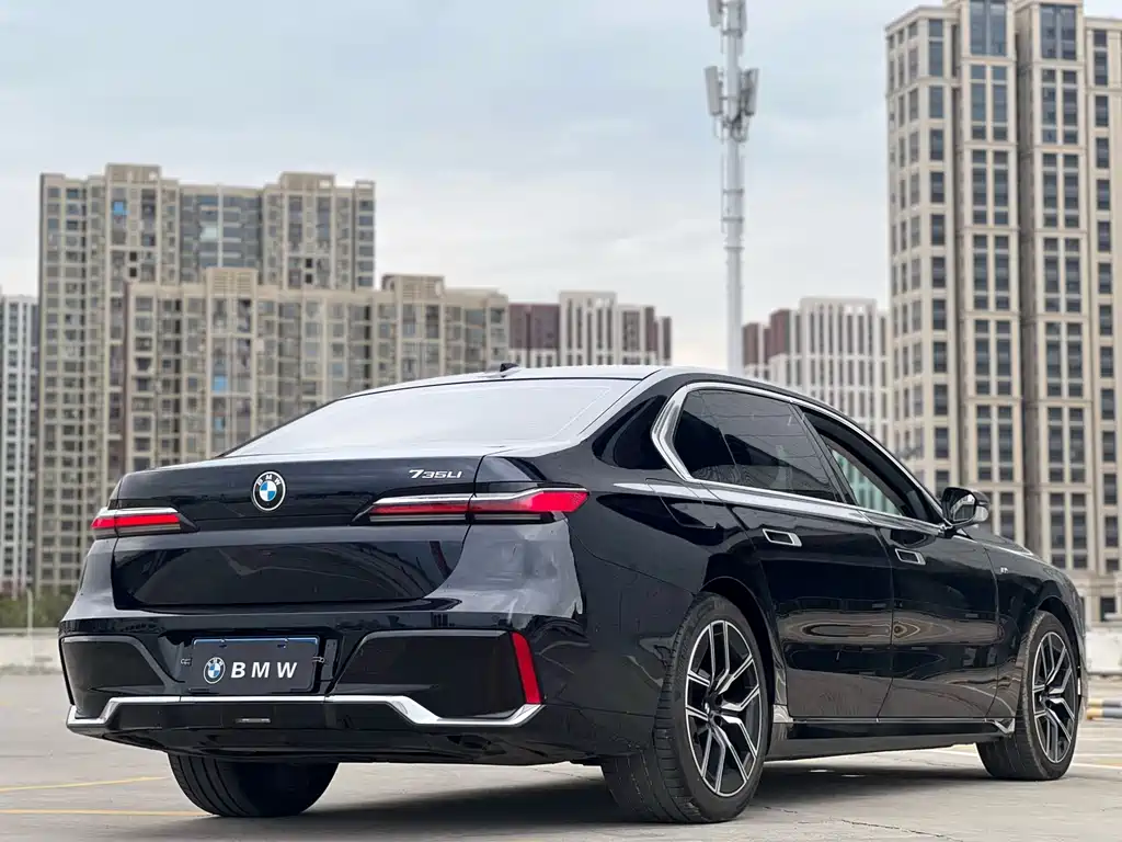 BMW 7 Series 2025 — фото 11