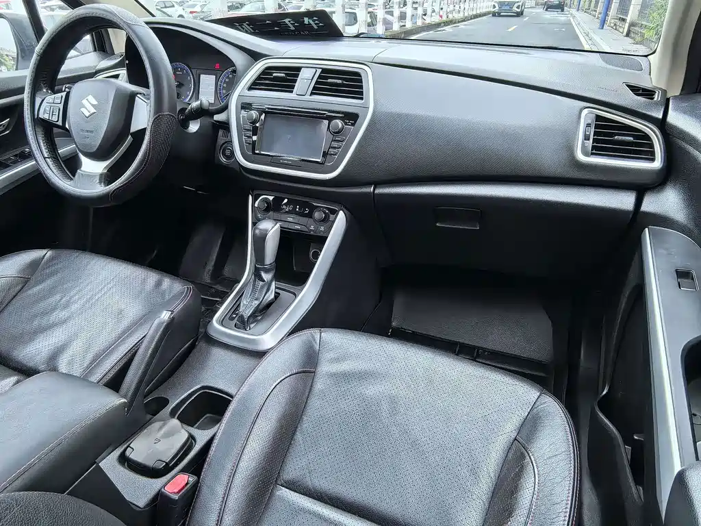 Suzuki S-Cross 2015 — фото 13