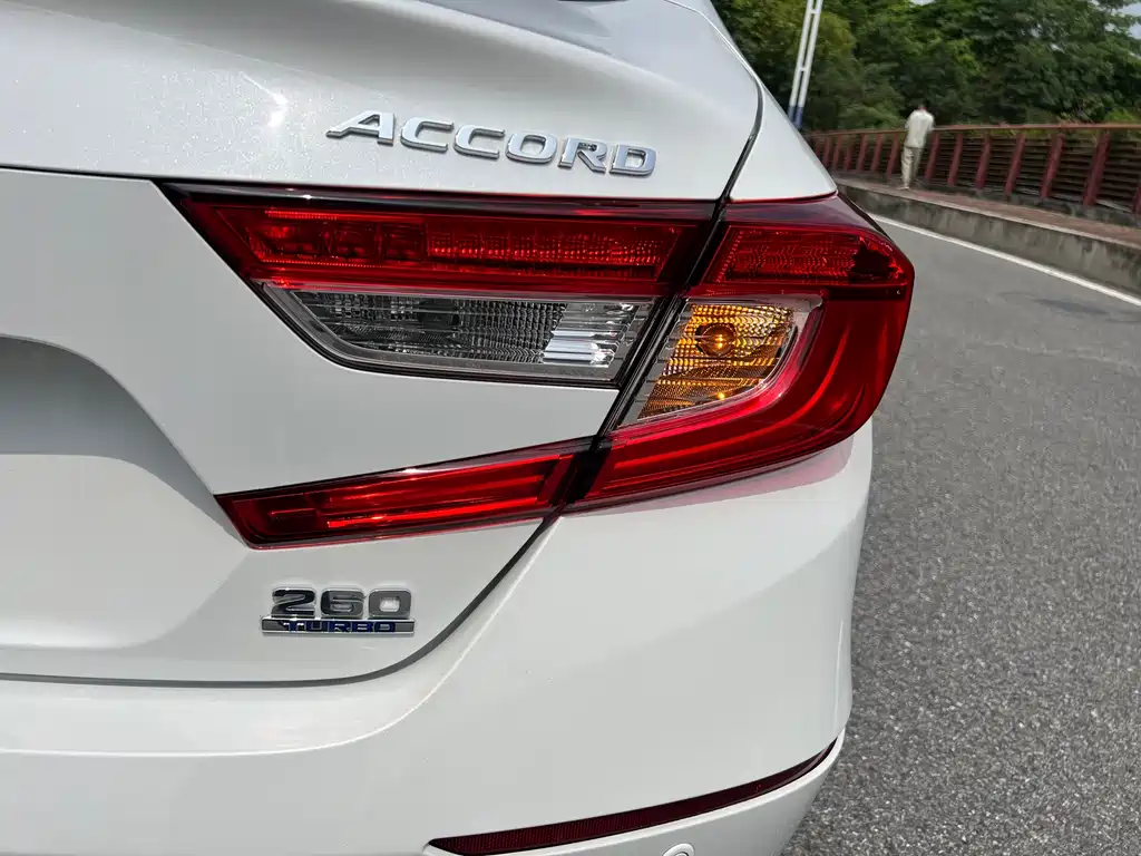 Honda Accord 2020 — фото 19