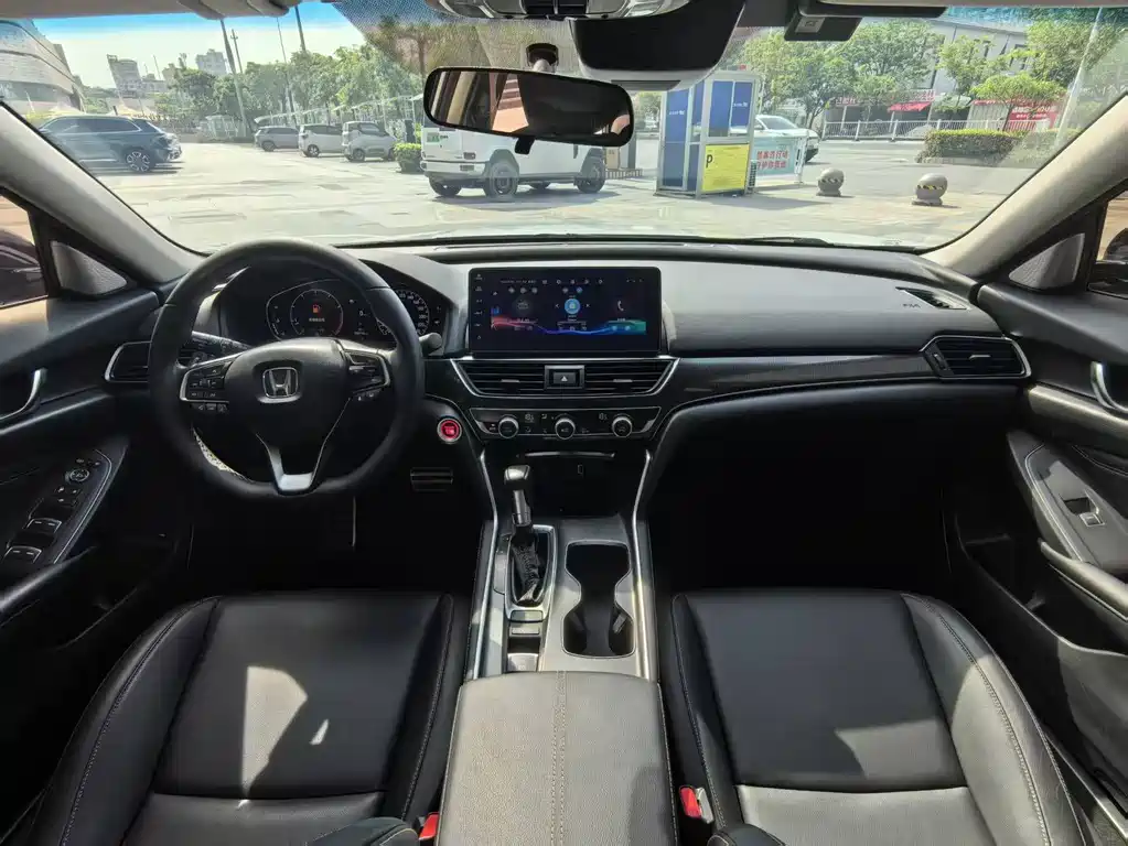 Honda Accord 2023 — фото 11