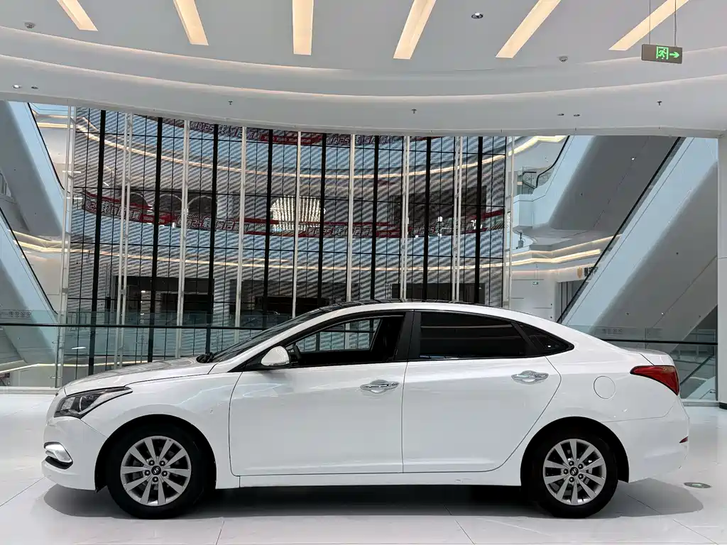 Hyundai Mistra 2015 — фото 4