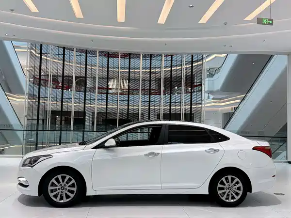 Hyundai Mistra 2014