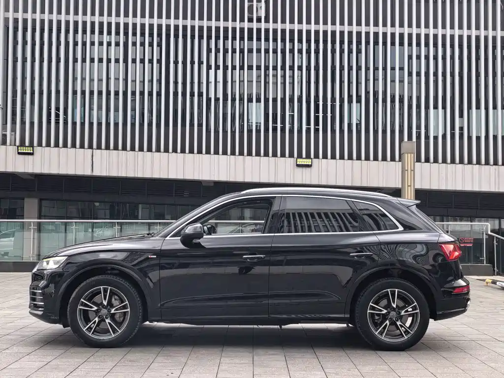 Audi Q5L 2020 — фото 4