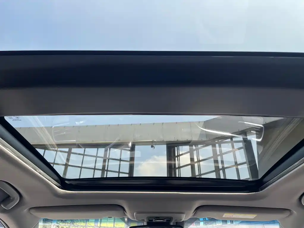 Toyota Camry 2023 — фото 18