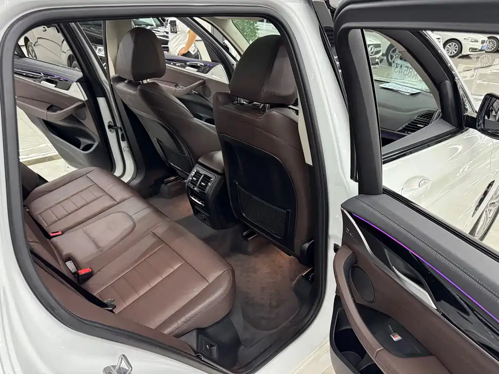 BMW X3 2018 — фото 11
