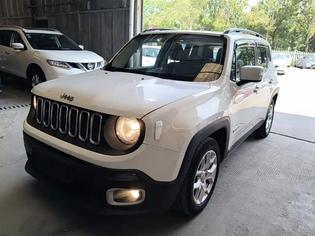 Jeep Renegade 2017 — фото 2