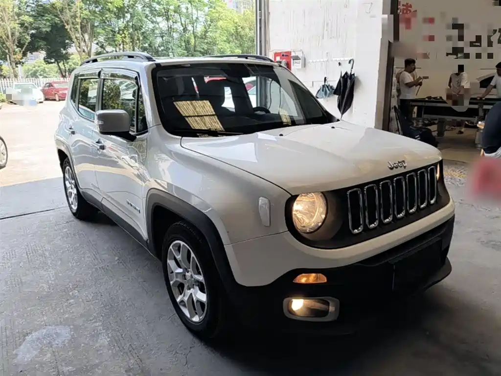 Jeep Renegade 2017 — фото 4