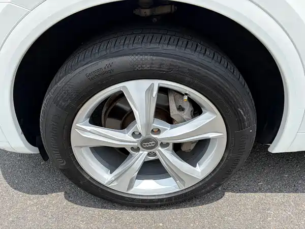 Audi Q5L 2019