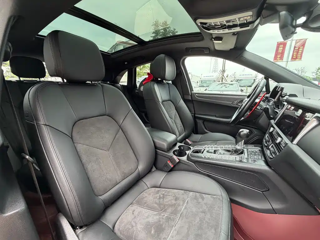Porsche Macan 2020 — фото 14