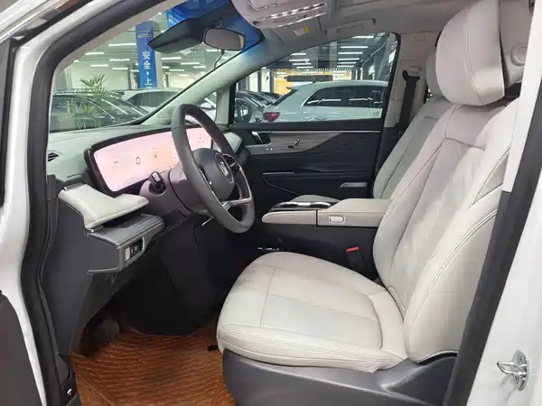 Buick GL8 2025