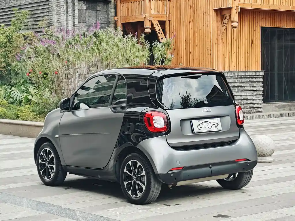 smart Fortwo 2017 — фото 4