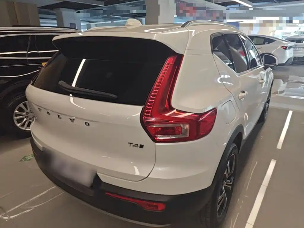 Volvo XC40 2021 — фото 7