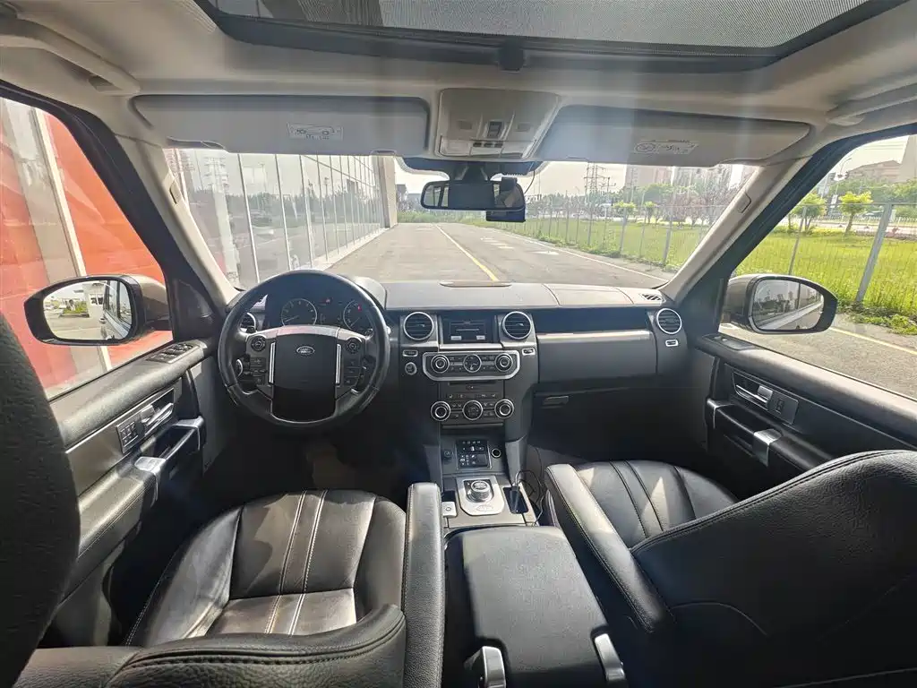 Land Rover Discovery 2016 — фото 13