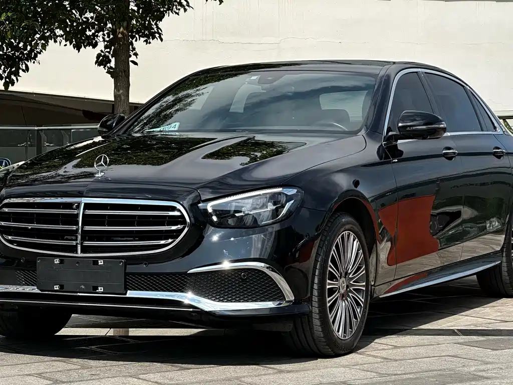 Mercedes-Benz E-Class 2022 — фото 1