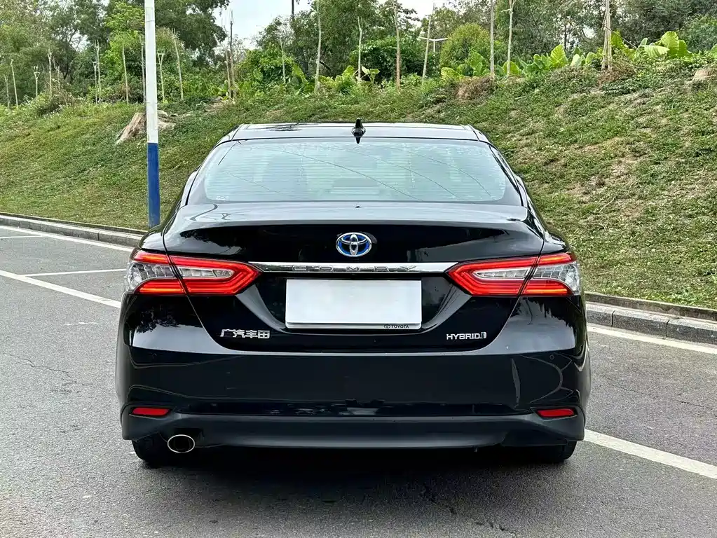 Toyota Camry 2020 — фото 6